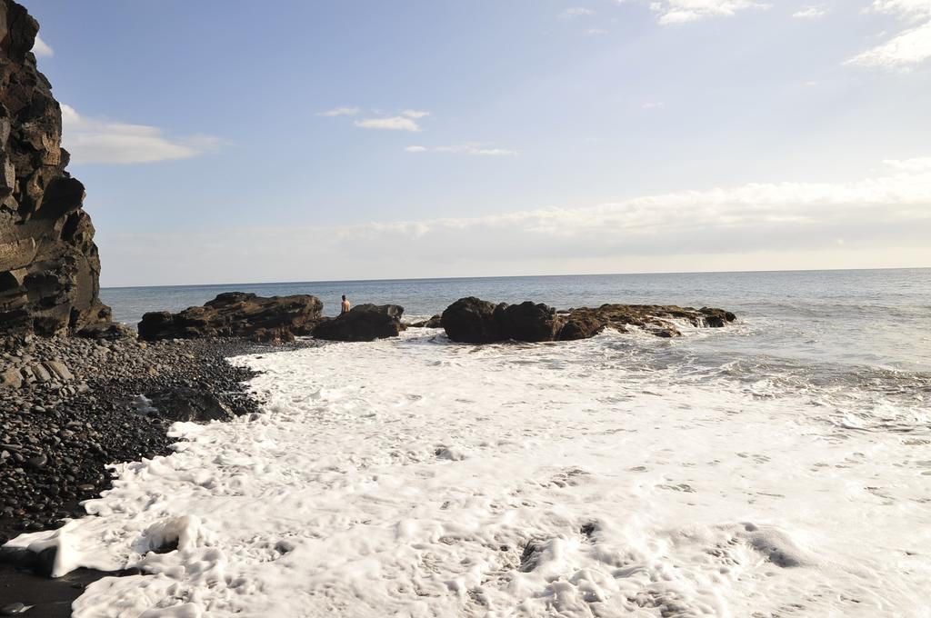 Apartamentos Buen Leon Playa de Tasarte エクステリア 写真